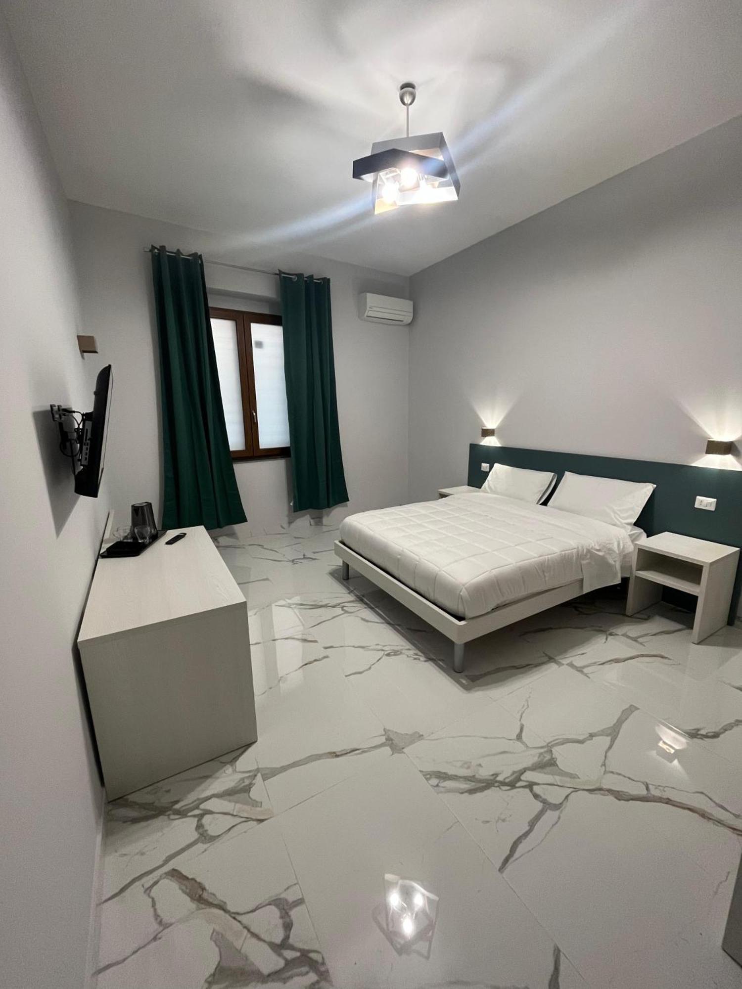 B&B Cadifra Portapiccola Napoli Bagian luar foto