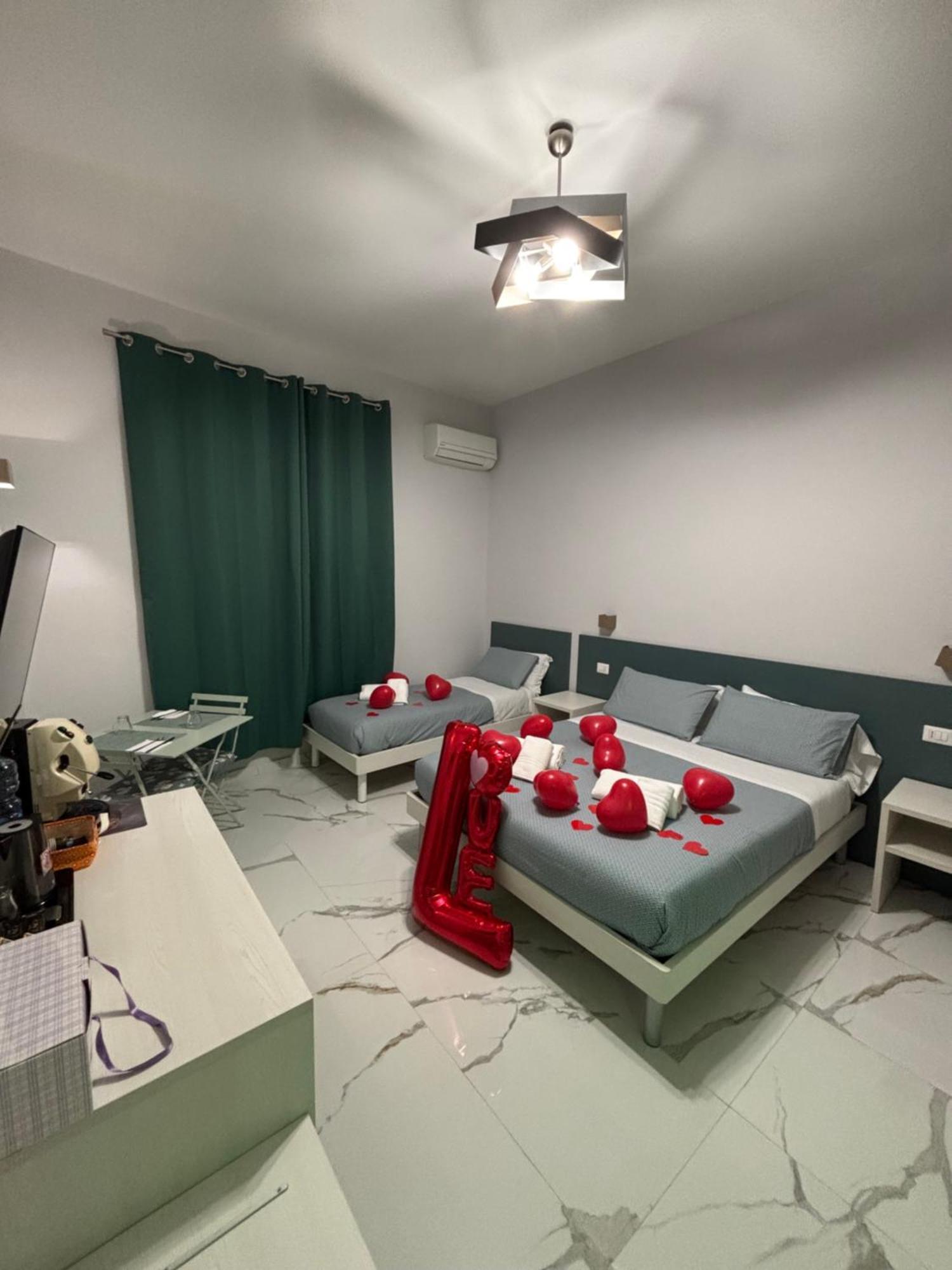B&B Cadifra Portapiccola Napoli Bagian luar foto